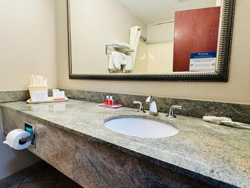 King Room - Accessible/Non-Smoking image 1