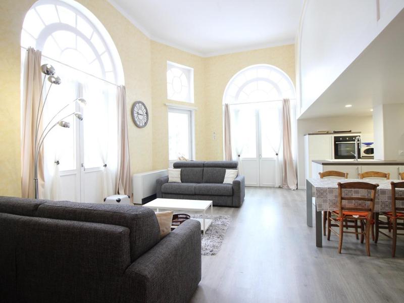 Apartment (6 Adults) image 1