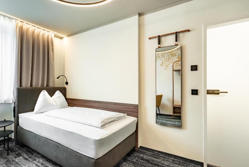 Single Room image 1
