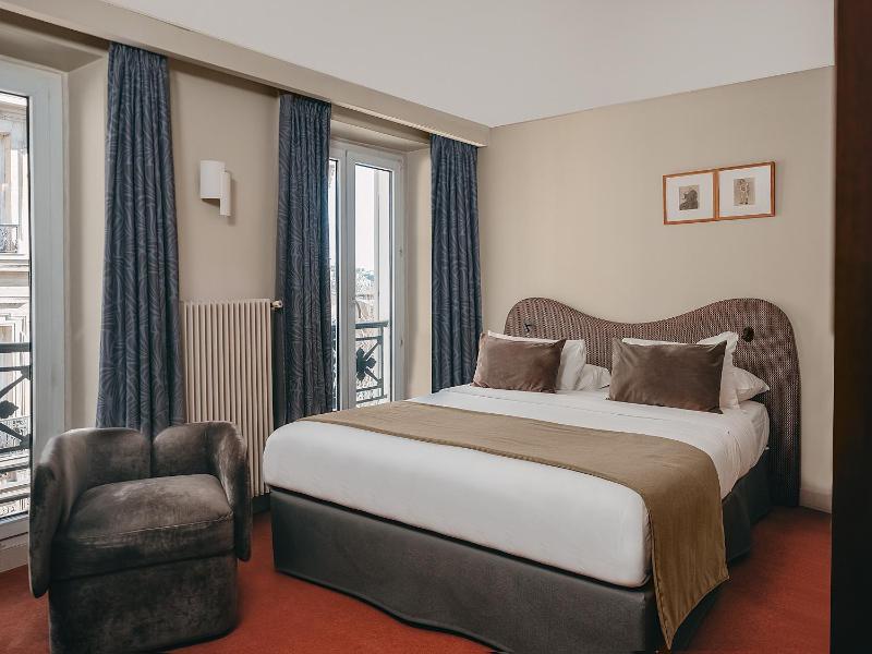 Deluxe Double Room image 1