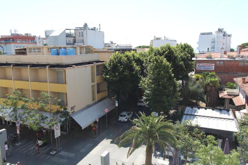 Cam - image 10