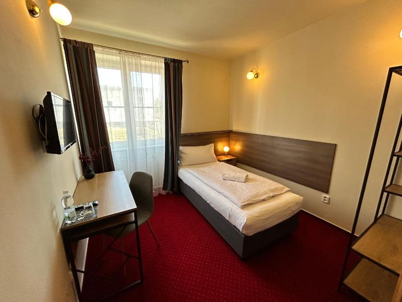Single Room image 2
