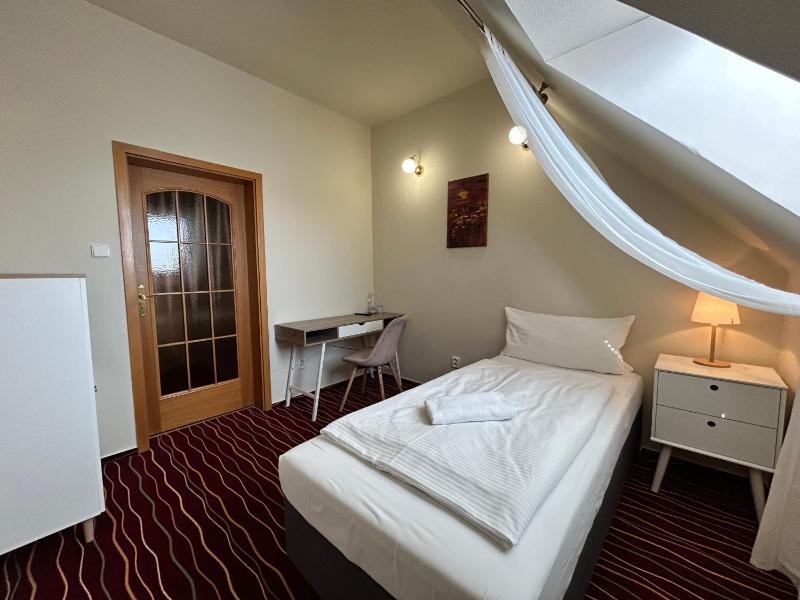 Single Room image 1