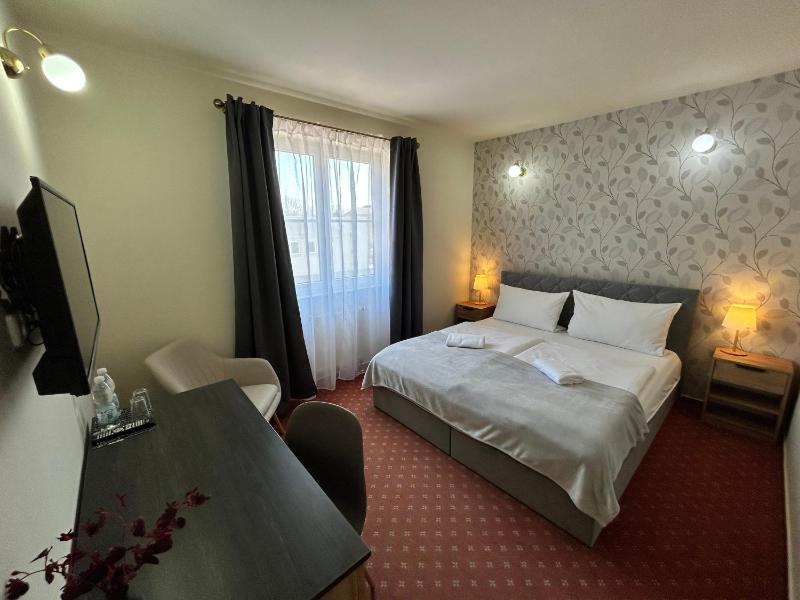 Deluxe Double Room image 1