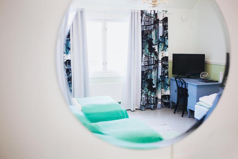 Triple Room with Garden View image 4
