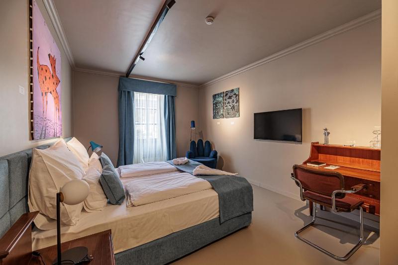 Superior Double or Twin Room image 3