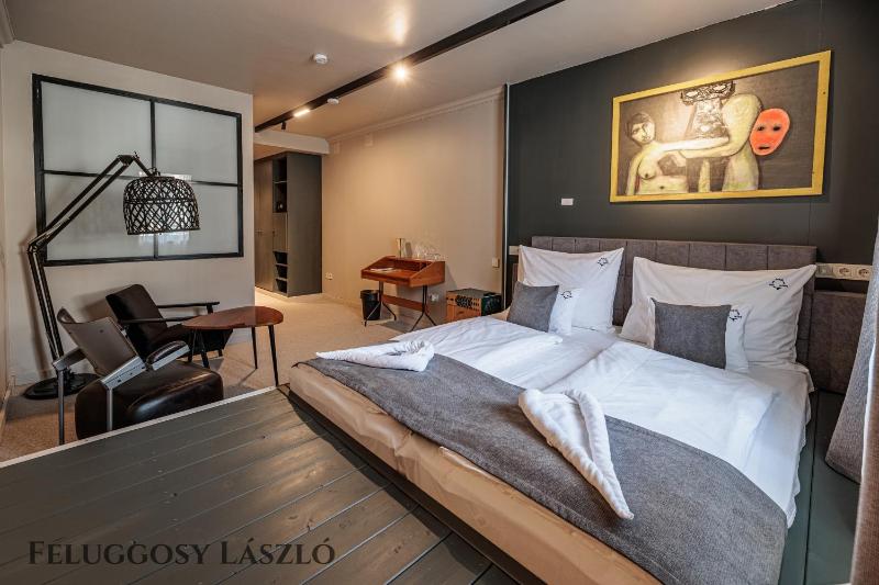 Superior Double or Twin Room image 1