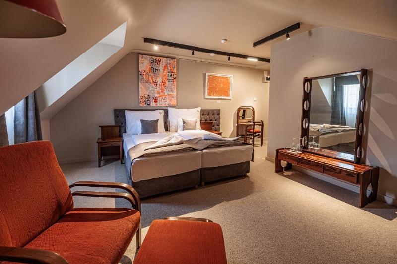 Superior Double or Twin Room image 3