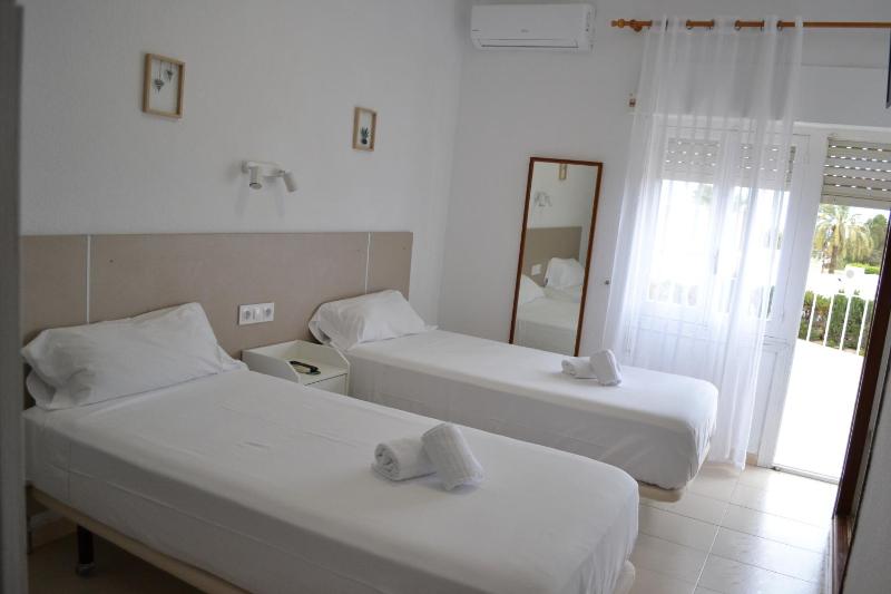 Double or Twin Room image 3