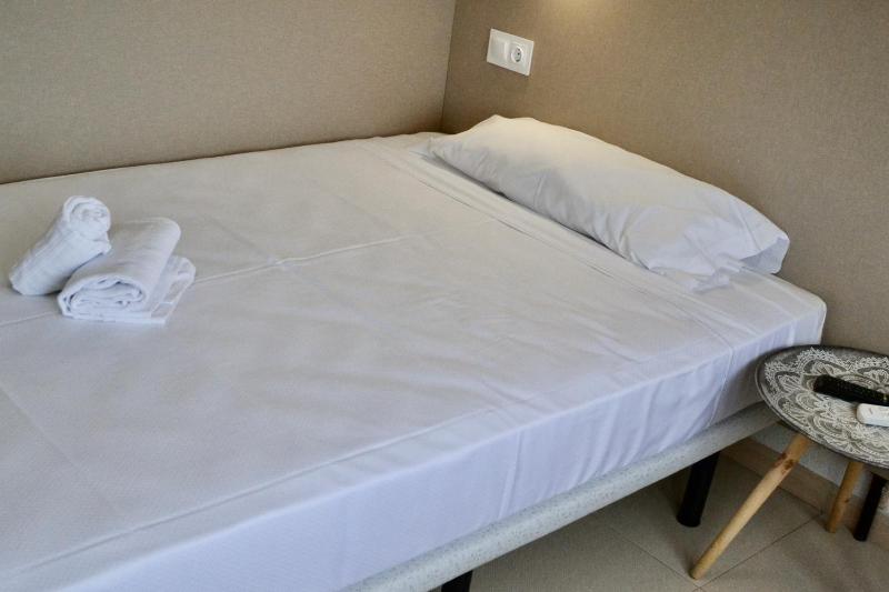 Single Room image 4