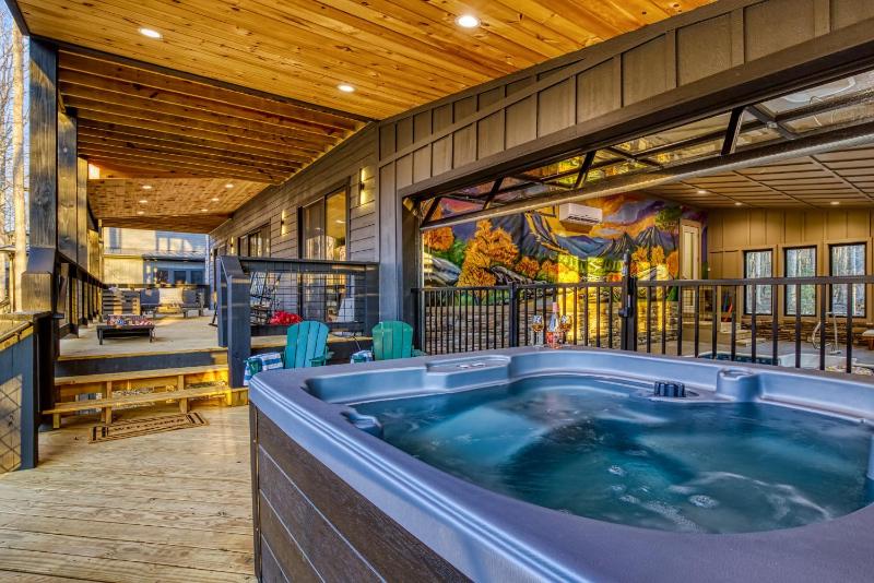 Creekside Splash Free Attraction Tickets Private Indoor Pool Theater Room Game Area Firepit!!! - image 17