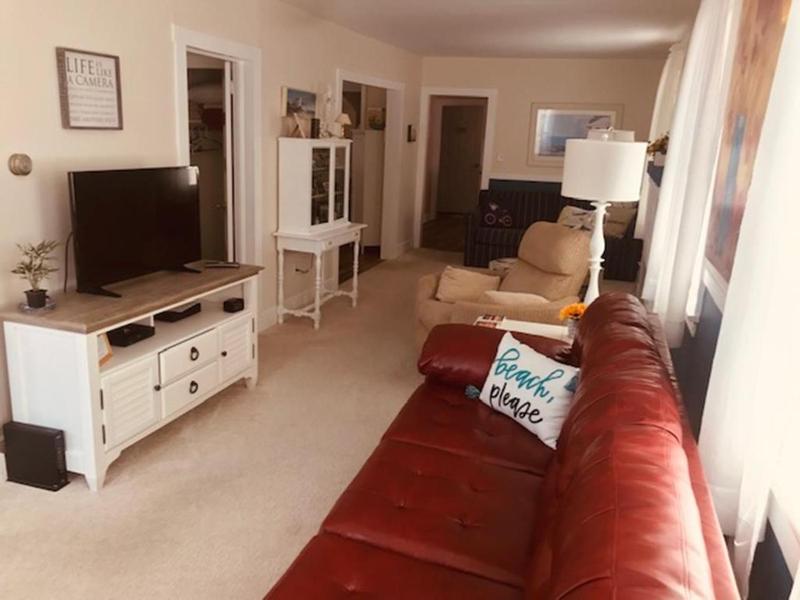 Three-Bedroom Holiday Home  image 4