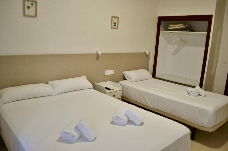 Triple Room image 4
