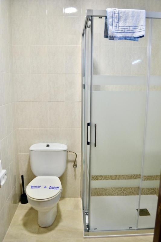 Single Room image 3