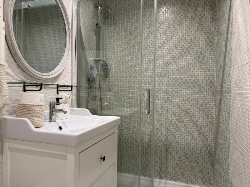 Double Room with Private Bathroom image 4