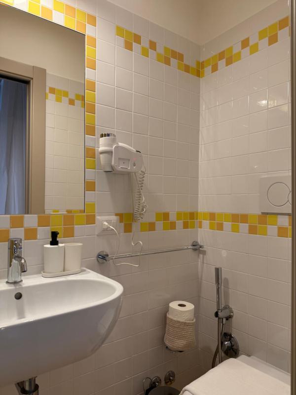 Double Room with Private Bathroom image 3