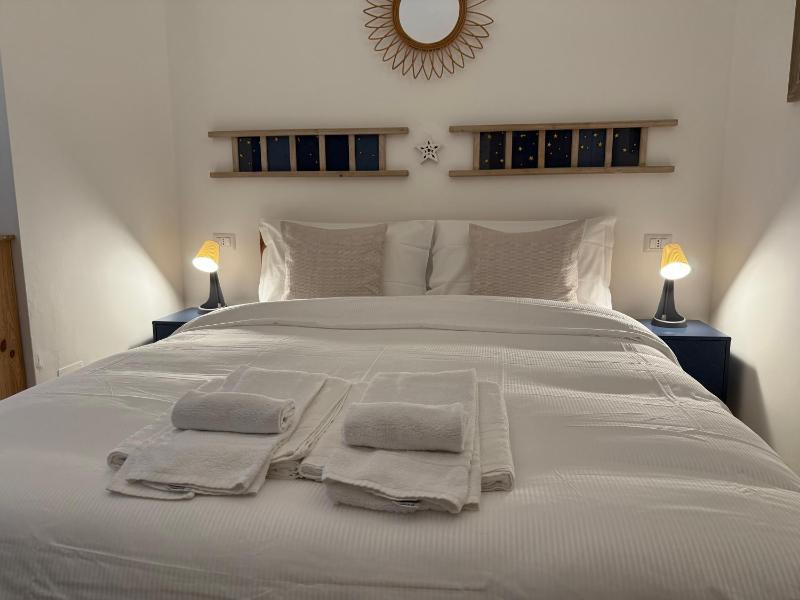 Double Room with Private Bathroom image 1