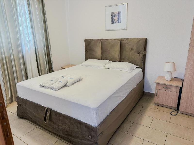 Standard Double Room image 4