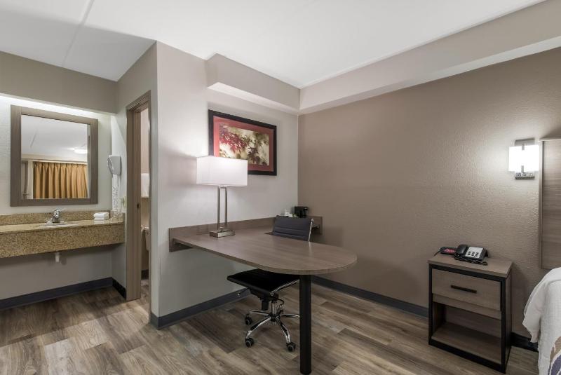 Superior King Room Non-Smoking image 4