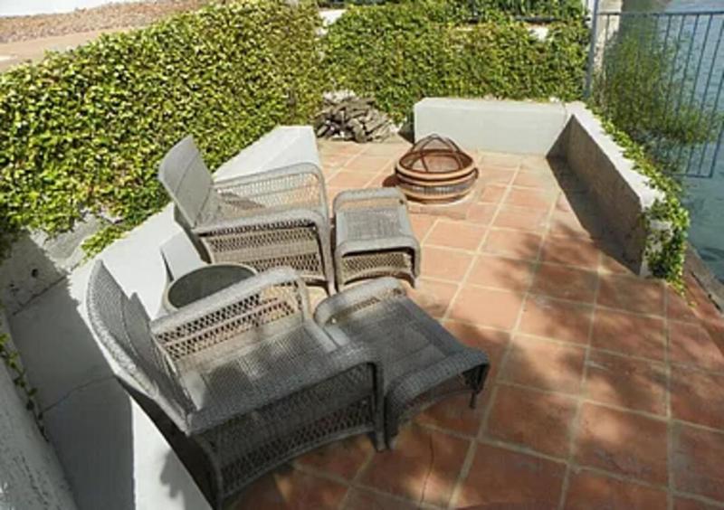 Lakefront Home with Pool and WiFi - image 6