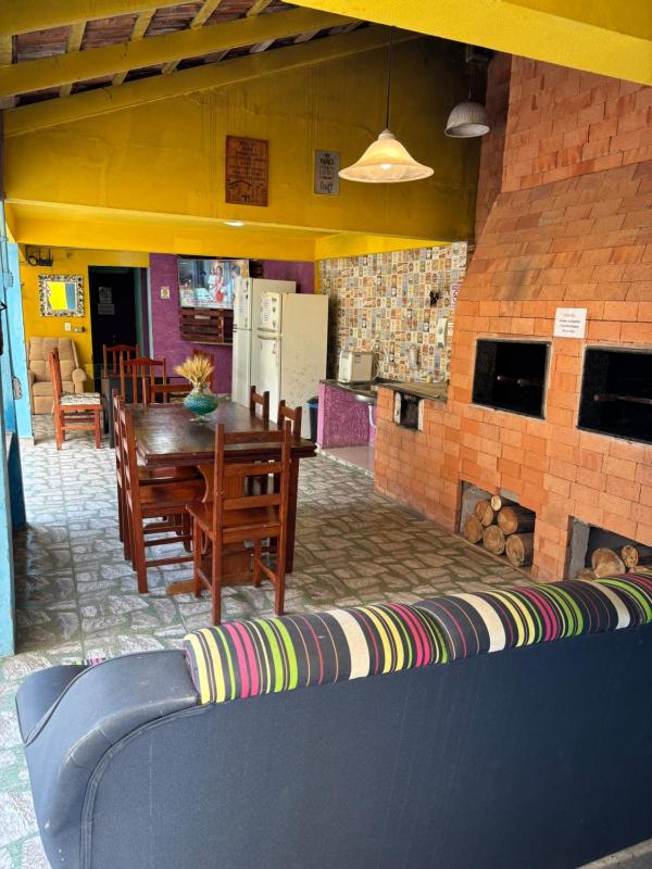 Suítes Yellow House BC - image 18