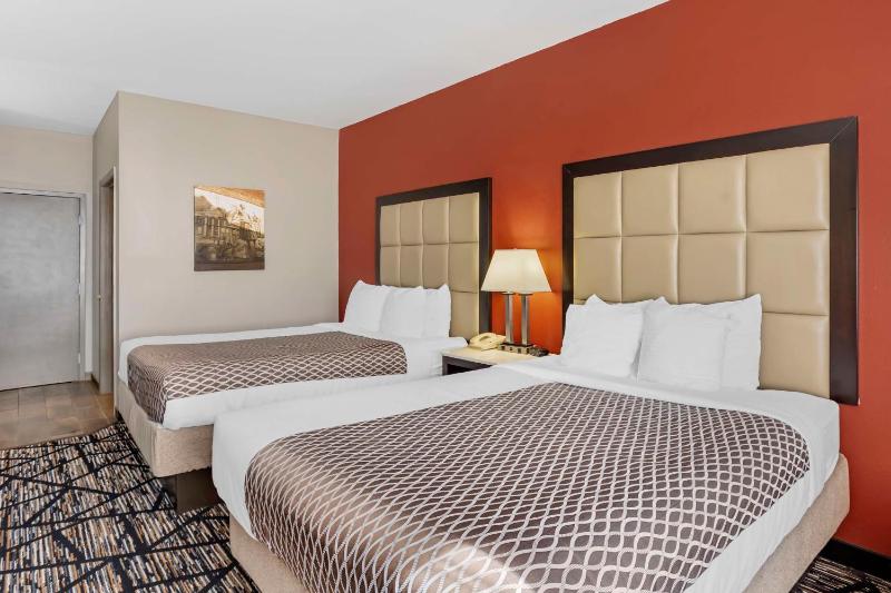 Queen Room with Two Queen Beds - Non-Smoking image 3