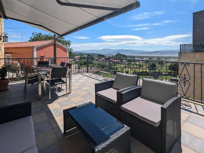 Apartment with Terrace image 3