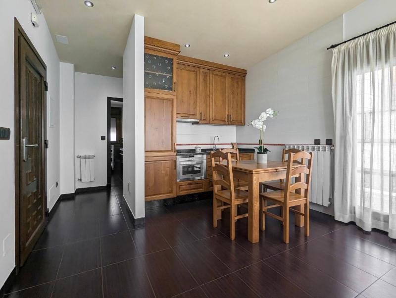 One-Bedroom Apartment (2 - 4 Adults) image 3