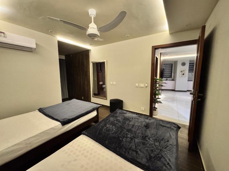 Lux Haven 2-Bedroom Apartment - Prime Location & Modern Comfort Near Gulberg - image 6
