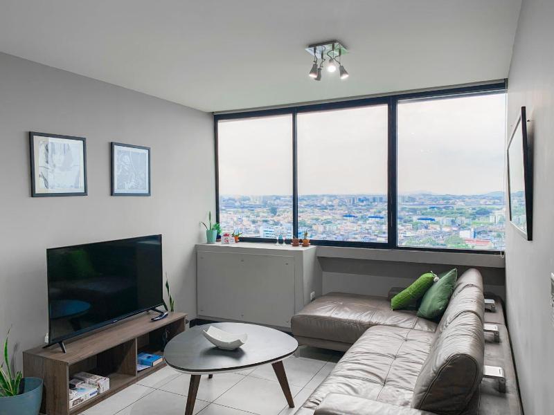 Suite vista al rio desde piso alto parking - image 11