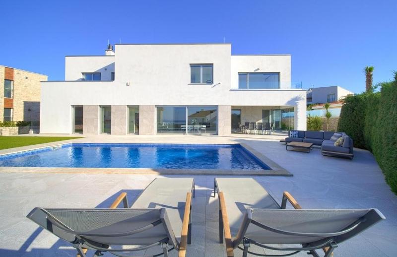 Luxury villa with a swimming pool Krk - 23992 - image 4