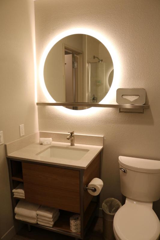 Double Queen Room image 3