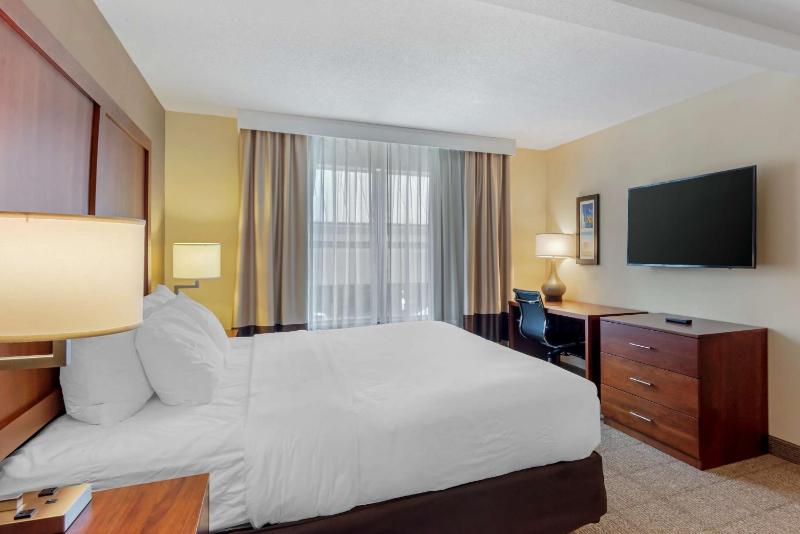 King Room - Non-Smoking image 3