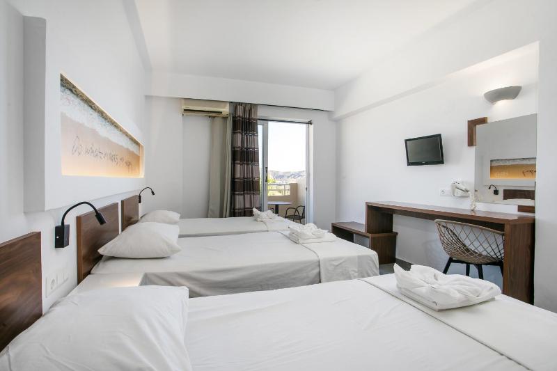  Executive Studio with Sea View (3 Adults)  image 4
