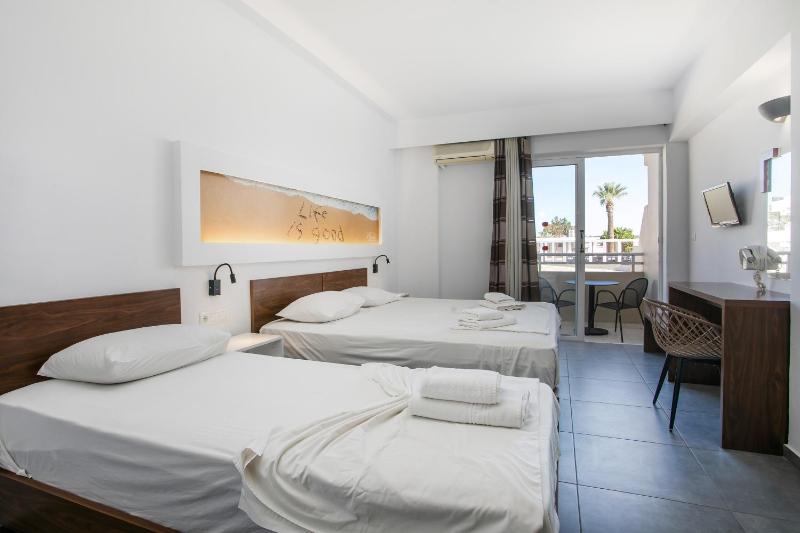  Executive Studio with Sea View (3 Adults)  image 3