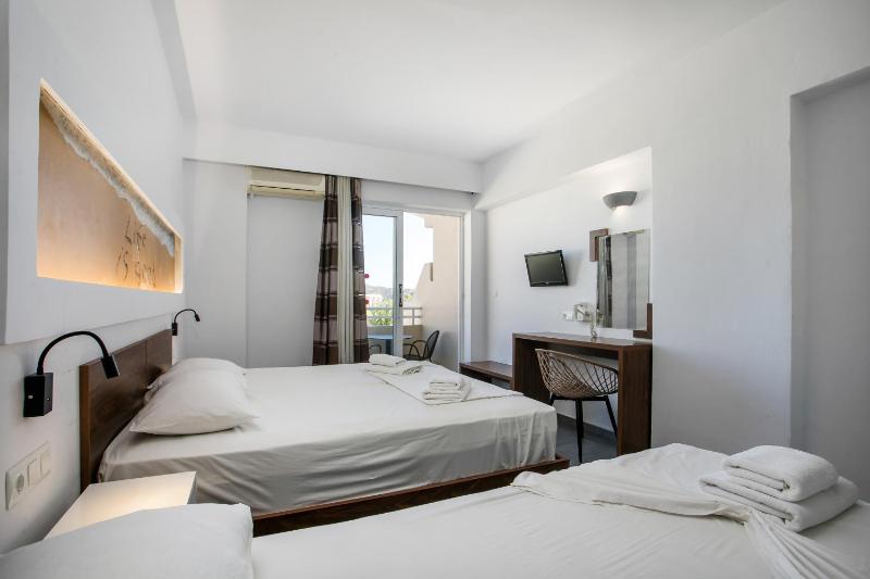  Executive Studio with Sea View (2 Adults) image 3