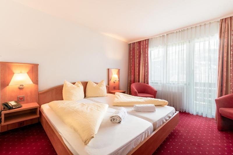 Comfort Double Room with Lake View image 4