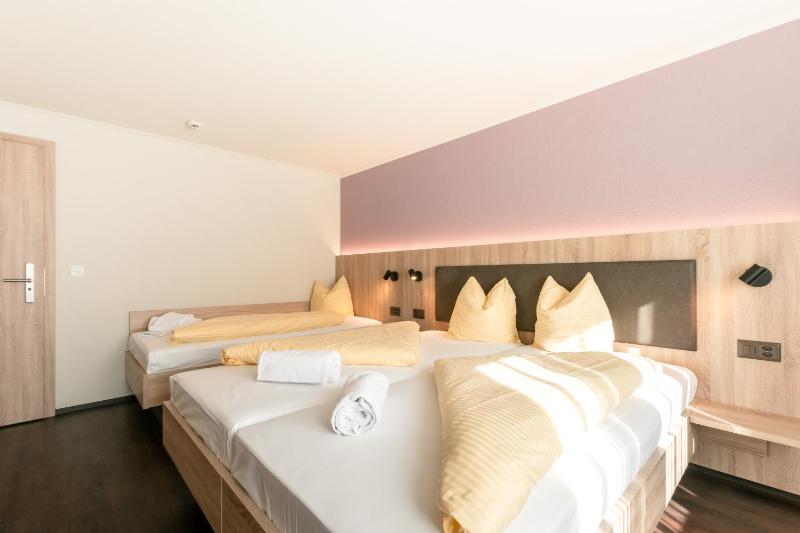 Triple Room image 3