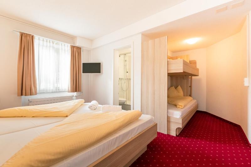 Triple Room image 2