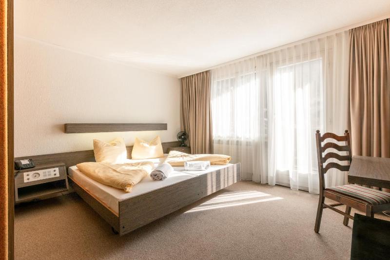 Budget Double Room image 3