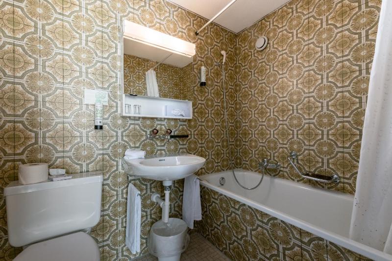 Budget Double Room image 2