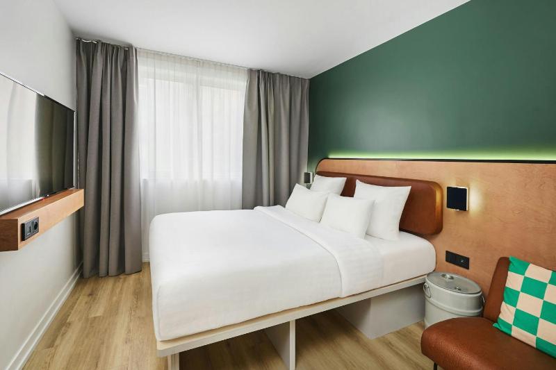MOXY Sleeper Queen image 4