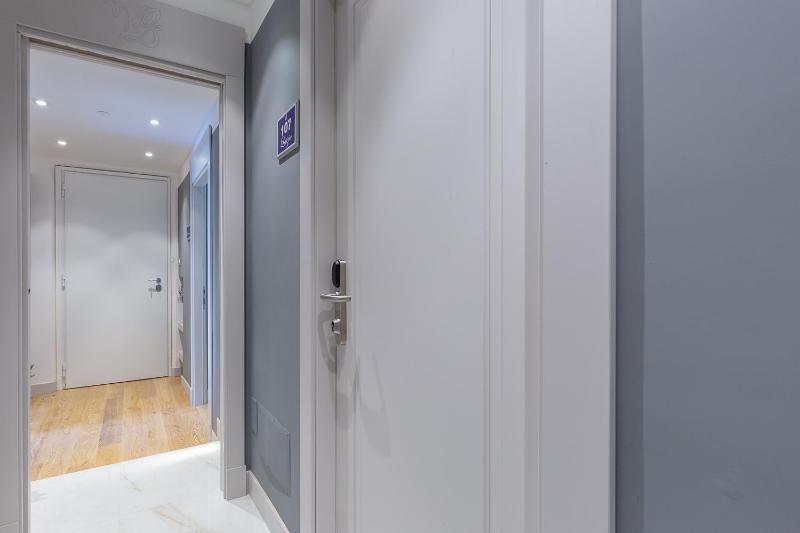 Double or Twin Room with Balcony image 2