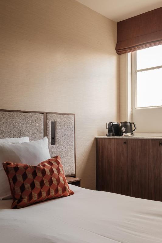 Quad Room Suite image 2