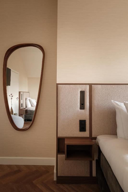 Quad Room Suite image 4