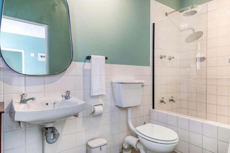 Camps Bay Glen Authentic Villa - image 16