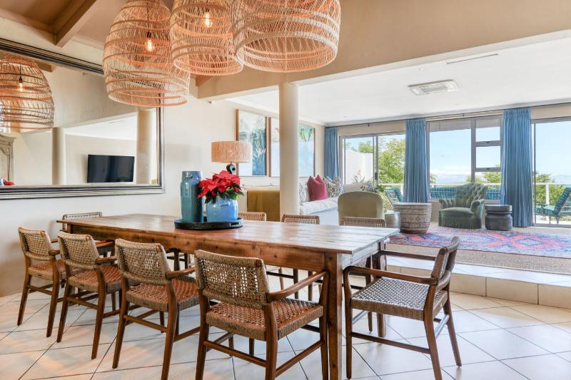 Camps Bay Glen Authentic Villa - image 15
