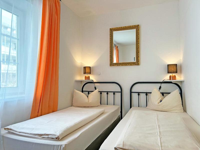 Small Double Room image 1