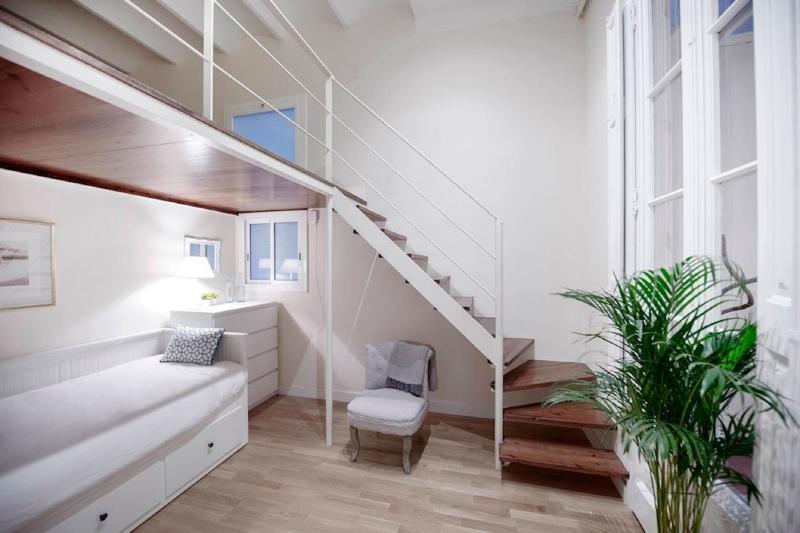 You Stylish El Born Apartments - image 7