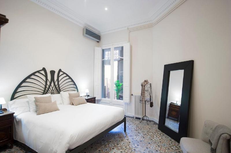 You Stylish El Born Apartments - image 16